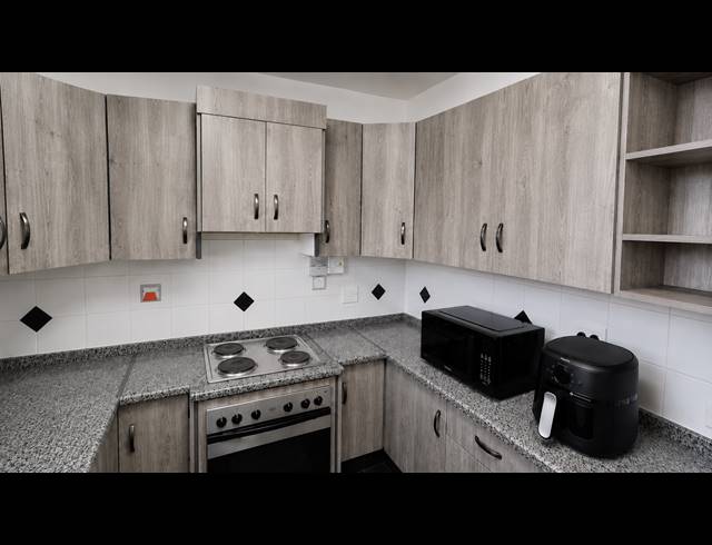 1.5 BEDROOM APARTMENT FOR SALE IN ESSENWOOD